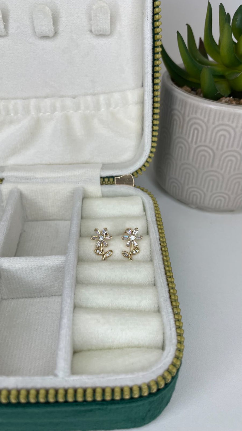 Brinco flor com zircônia - Folheado a ouro